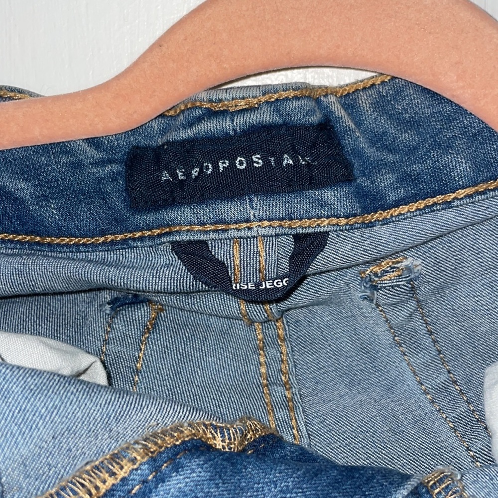 Low Rise Ripped Jeans - Picture 3 of 4